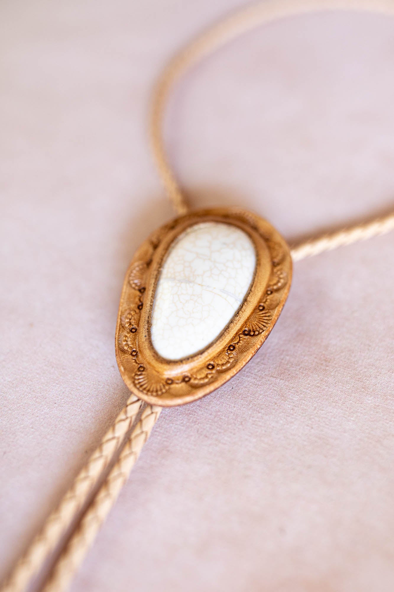 Wild Horse Magnesite Bolo Tie